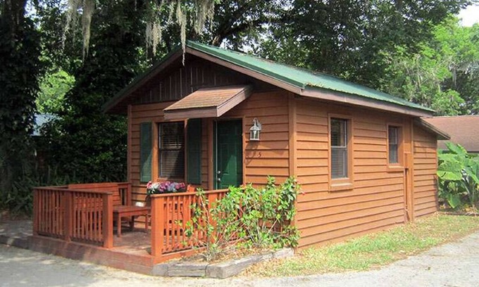 Lake Panasoffkee Cabin | Cozy Cabin in riverfront resort
