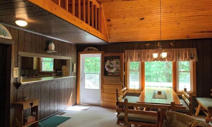Leeper Cabin | Cozy cabin in serene Cook Forest, close to all!