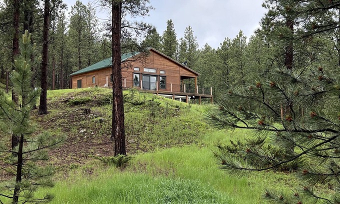 Newcastle Cabin | Cozy cabin in the beautiful Black Hills