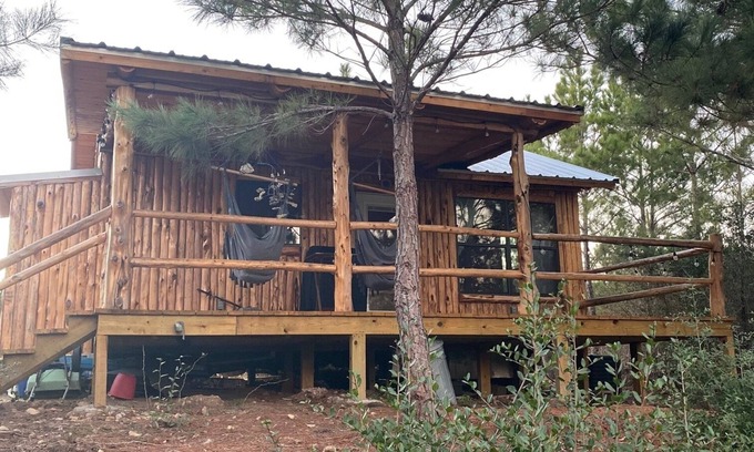 Bastrop Cabin | Cozy cabin in the pines of Bastrop with AC, WiFi