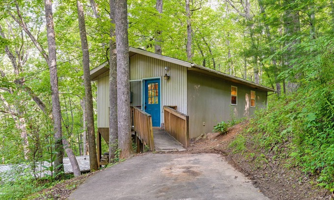 Franklin Cabin | Cozy Cabin in the Woods Near Downtown Franklin