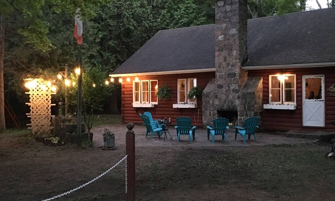 Saugeen Shores Cabin | Cozy cabin just steps to the beach!