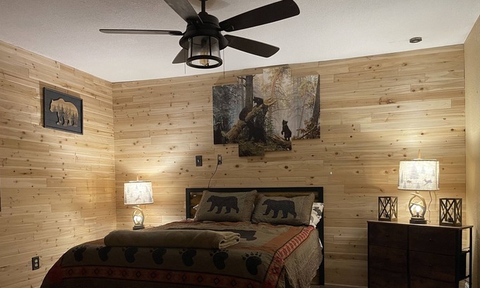 Lutz House | Cozy cabin lake house ( long term stay specials)