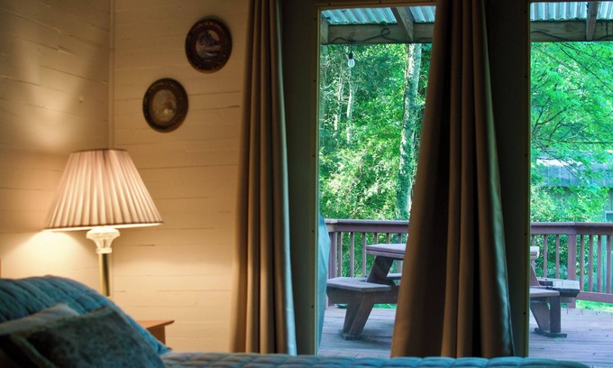 Fayetteville Cabin | Cozy Cabin @ Laurel Creek - NRG