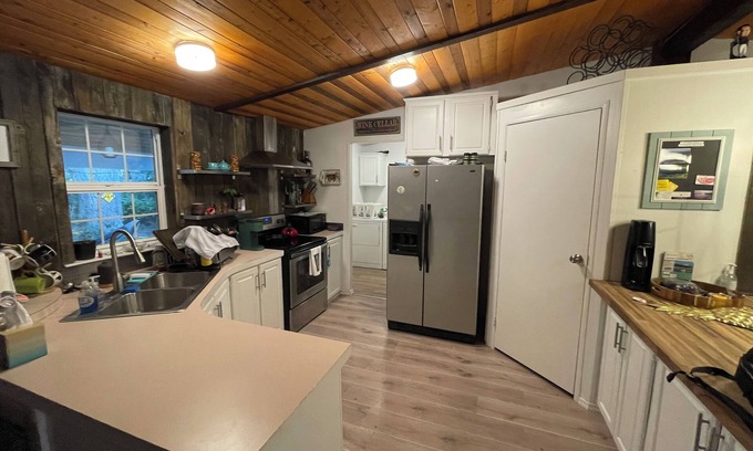 Anderson Island House | Cozy cabin-like 3-bedroom house with WiFi on Anderson Island