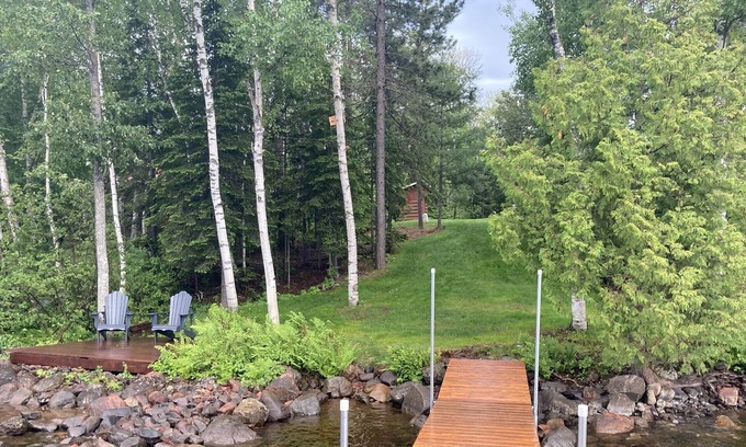 Grand Marais Cottage | Cozy cabin on Devil Track Lake