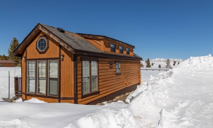 Mammoth Lakes Cabin | Cozy Cabin on secluded ranch in Mammoth Lakes just .1 miles from Old Mammoth Rd.