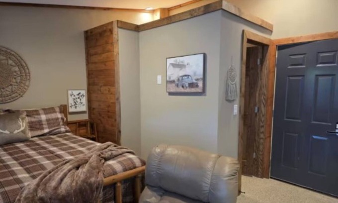 Mason City Cabin | Cozy Cabin on the River