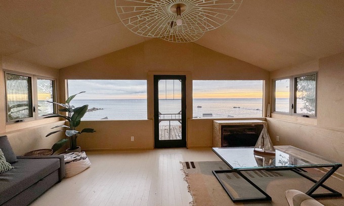 Meaford Cabin | Cozy Cabin on the shore of Georgian Bay. Truly a hidden gem!