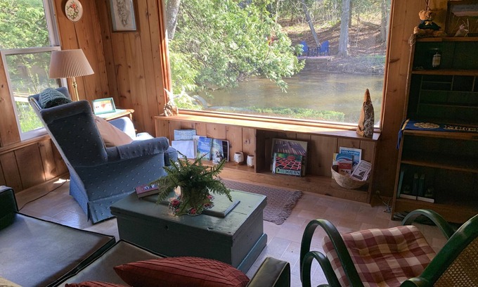 Mayfield Cabin | Cozy cabin on the river! Steps from the water, amazing views of river & wildlife