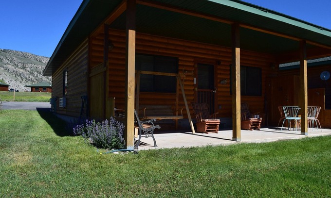 Gardiner Cabin | Cozy Cabin on Yellowstone River