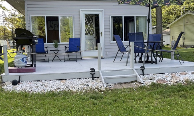 Alger House | Cozy Cabin Setting - Secord Lake (kayaking) - ORV Trails & Golf Courses nearby
