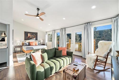 Bailey House | Cozy Cabin W Hot Tub & Game Barn