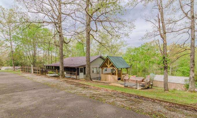 Nancy Cabin | Cozy cabin with 3 bedrooms and WiFi, peaceful Nancy