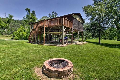 Eagle Rock House | Cozy Cabin with Patio on Craig Creek Pets OK!