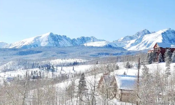 Silverthorne Cabin | Cozy Cabin with Private Hot Tub and Stunning Views