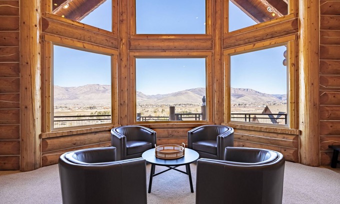 Ogden Cabin | Cozy Cabin with Views, Four King Beds & Hot Tub!