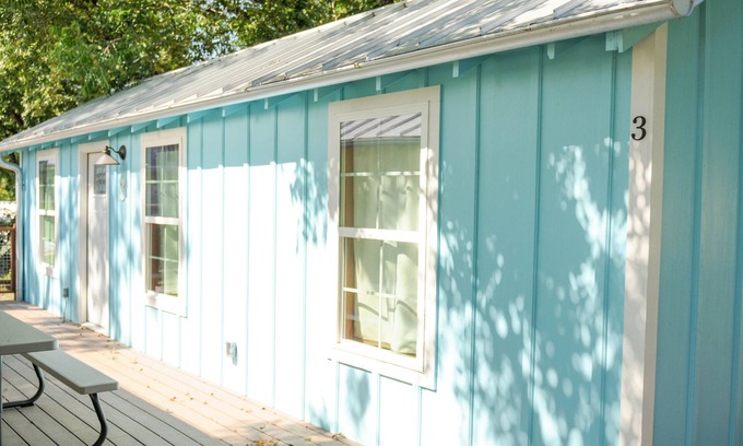 New Braunfels Cabin | Cozy Cabins near the Comal River- Cabin #3- Texas Theme. Walk to Wurstfest