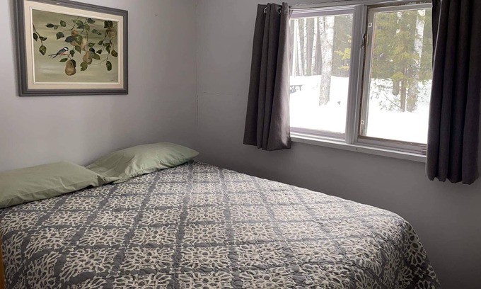 Timiskaming District Cabin | Cozy cabins on beautiful Long Point Lake