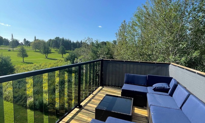 Calabogie Condo | Cozy Calabogie condo with high speed internet