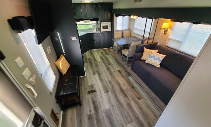 Custer House | Cozy Camper down Wind Song: In the Black Hills
