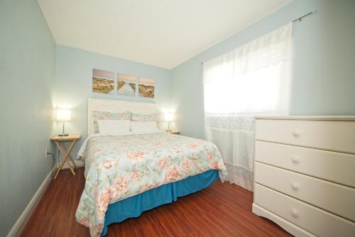 Cape Caneveral Beach Gardens Apartment | Cozy Canaveral Beach Condo! Next to NASA Launch Site
