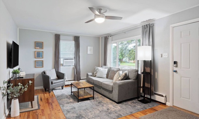Cheyenne Apartment | Cozy Carriage Haus Close To Everything - Unit A