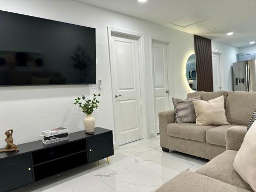 Carrollwood Apartment | Cozy Carrollwood
