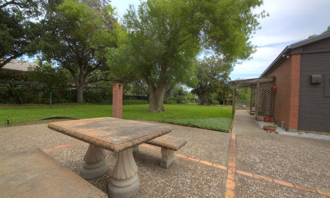 Harlingen House | Cozy Casita near downtown Harlingen!