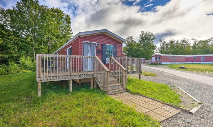Cassopolis House | Cozy Cassopolis Cabin, Near Parks and Golfing!