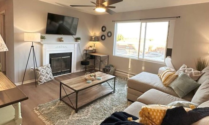 Casper Condo | COZY & CASUAL COUNTRY CONDO