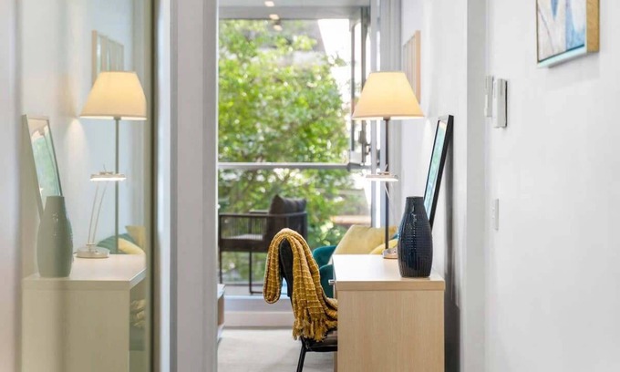 Adelaide Central Business District Apartment | Cozy CBD 1BR Apt - Walkable & Central Spot