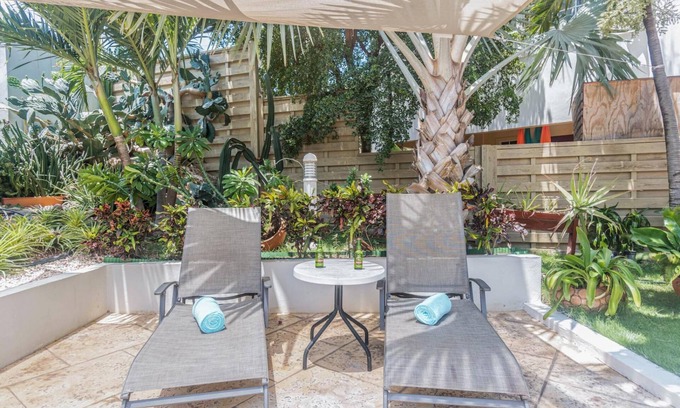 Boegoeroei Apartment | Cozy Central Quiet Close to the Beach Pool
