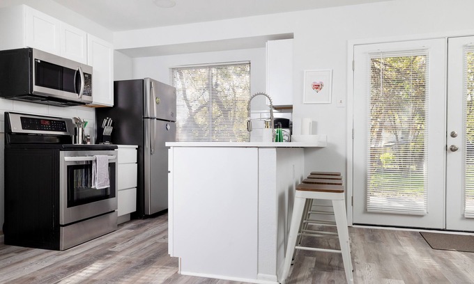 Vance Jackson House | Cozy central San Antonio home - Perfect for families!
