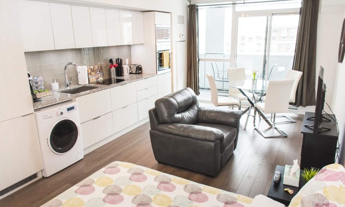 Downtown Toronto Apartment | Cozy Central Studio 7