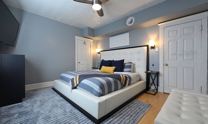 University City Apartment | Cozy Centrally Located Apartment Near all Major Attractionsn