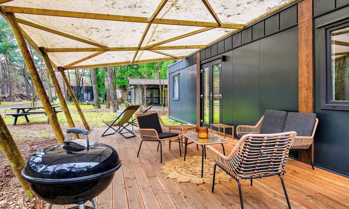 Nunspeet Ski Chalet | Cozy Chalet w terrace in the Middle of the Forest in Veluwe