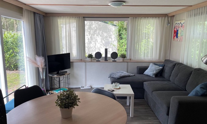 Municipality of Epe Ski Chalet | Cozy chalet with sauna: the Veluwe Flirt