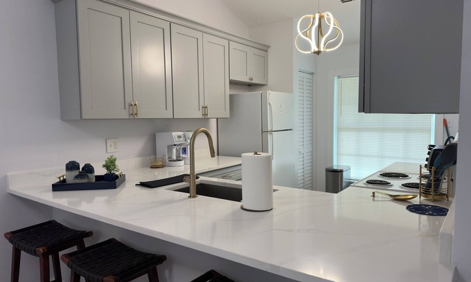 Lake Magdalene House | Cozy & Charming 3BR in Tampa