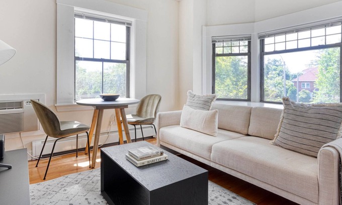 Chestnut Hill Apartment | Cozy Chestnut Hill 1BR, residential area, by Blueground