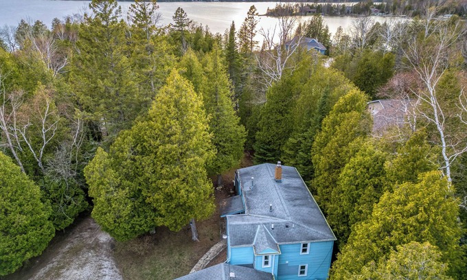 Sturgeon Bay House | Cozy Clark Lake Home with Kayak, Canoe and Bikes- Near Cave Point
