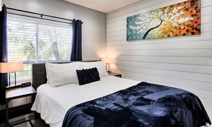 Barths Apartment | Cozy & Clean in Wheat Ridge
