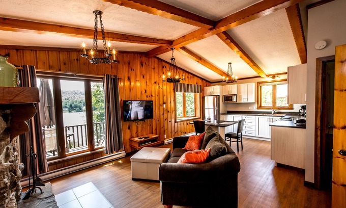Sainte-Agathe-des-Monts Ski Chalet | Cozy cottage for 2