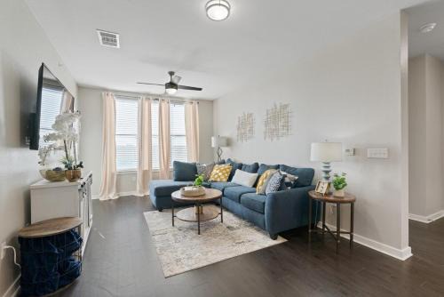 Austin Apartment | Cozy Comfort Meets Cool Austin