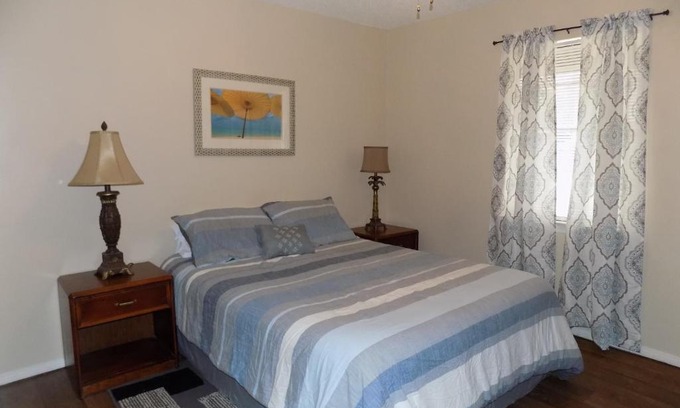 Northwest Pensacola Apartment | Cozy Comfort