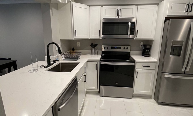 Fairland Condo | Cozy condo nestled between Washington DC and Baltimore