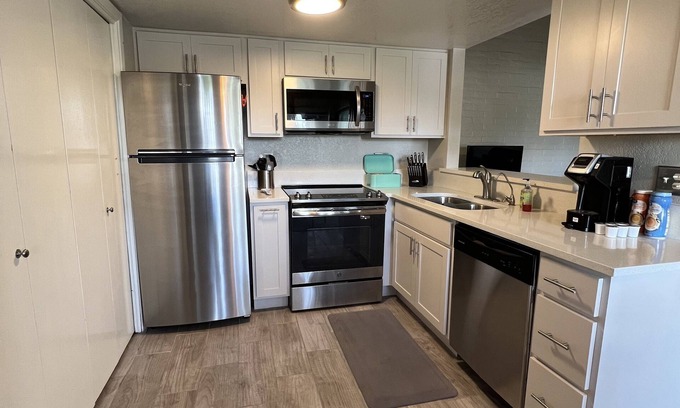 Biggs Field Condo | Cozy Condo off the Golf Course