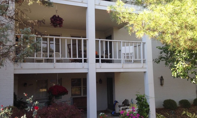 Lexington Condo | Cozy condo