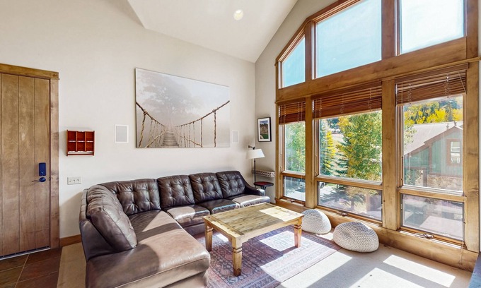 Mountain Village Condo | Cozy condo with fireplace, W/D, wifi & ski in/out access