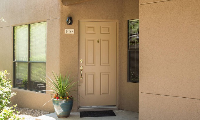 Tucson Condo | Cozy condo with all the amenities where memories are made.